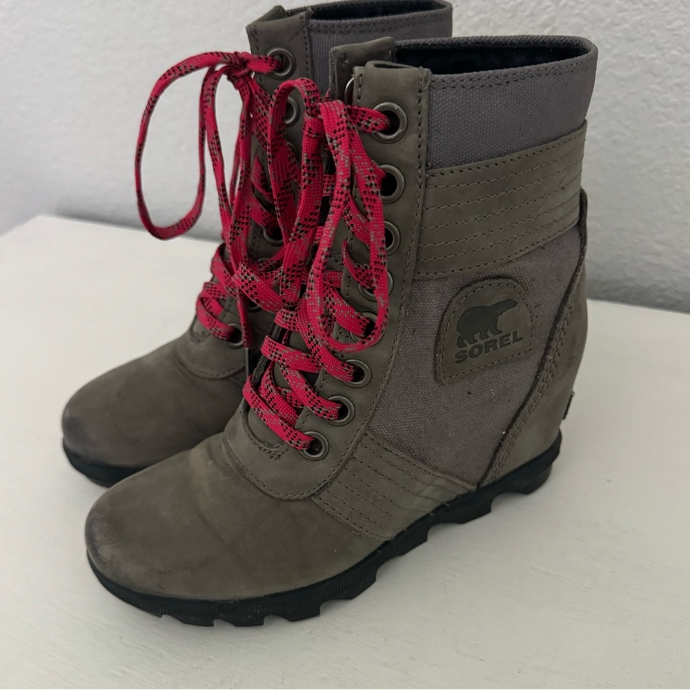 Sorel Lexi Gray Leather Lace Up Wedge Heel Winter Boots Size 5.5